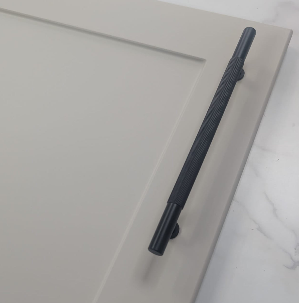 Ellis Knurled T-Bar Kitchen/Bedroom Door Handle Matt Black