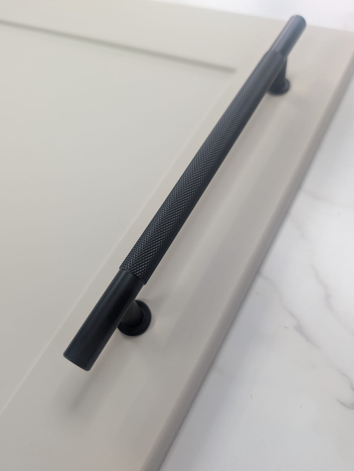 Ellis Knurled T-Bar Kitchen/Bedroom Door Handle Matt Black