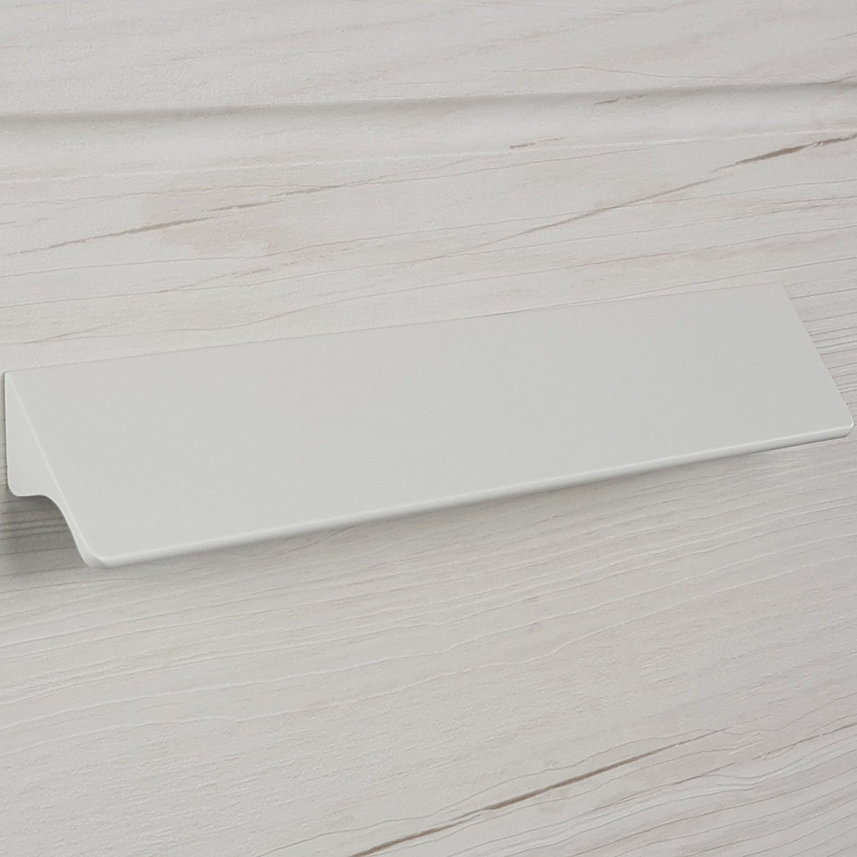 M4TEC White Bar Pull Handle – Cabinet, Drawer & Cupboard Door (VE8 Dalry Series, Pack of 10)