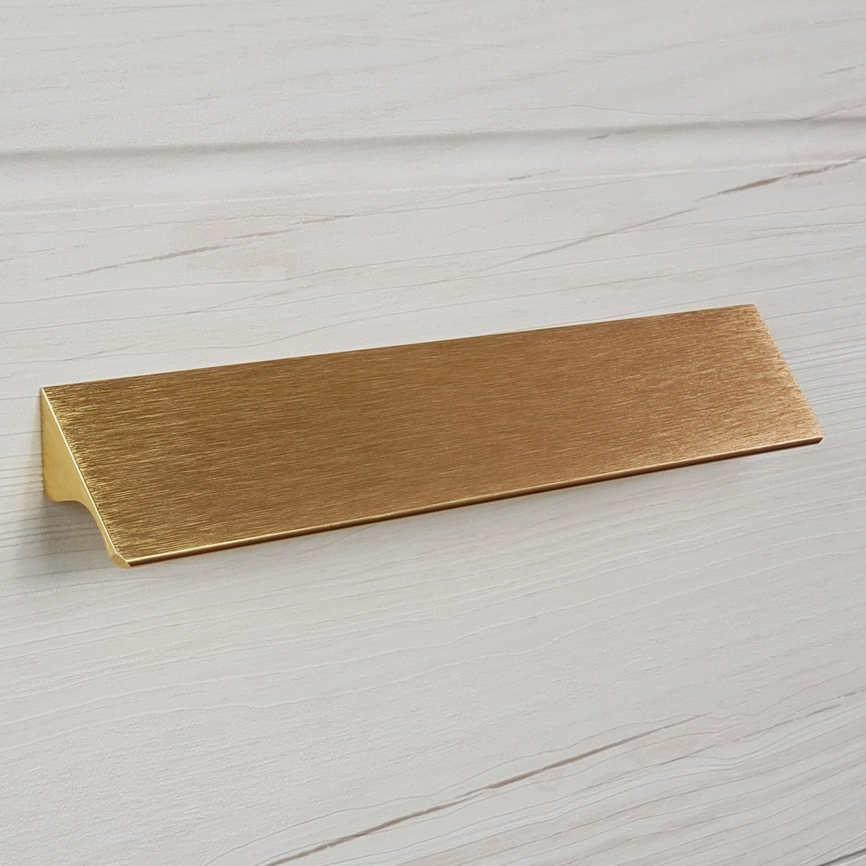 M4TEC Brushed Brass Bar Pull Handle – Cupboard, Drawer & Door (VE8 Dalry Series, Pack of 10)